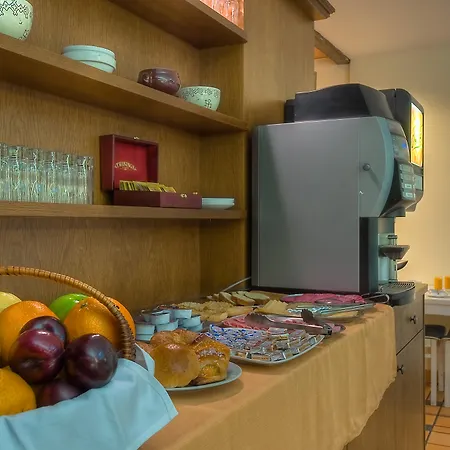 Отель Le Faubourg Opera Париж