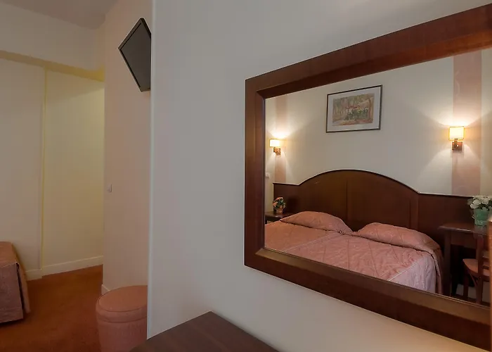 Le Faubourg Opera 2*