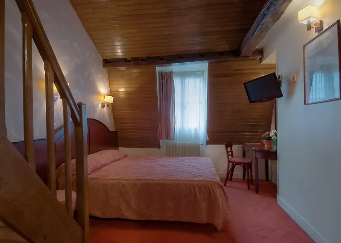 Le Faubourg Opera 2*