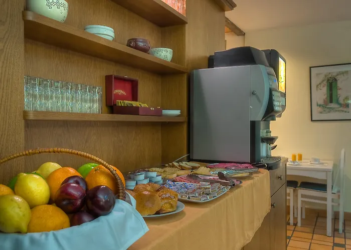 Отель Le Faubourg Opera Париж