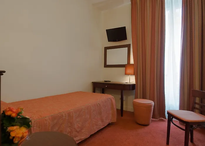 Le Faubourg Opera Париж