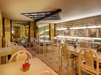 Le Faubourg Opera Отель 2*