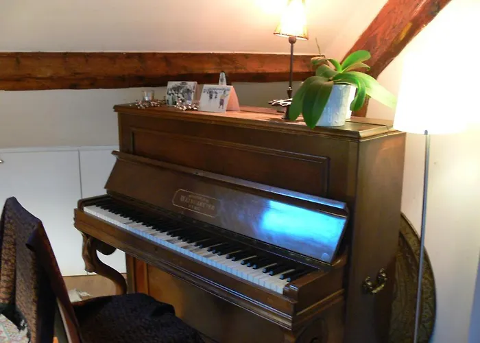 Le Faubourg Opera 2*