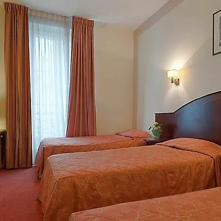 Le Faubourg Opera Otel 2*