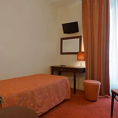 Otel Le Faubourg Opera Paris