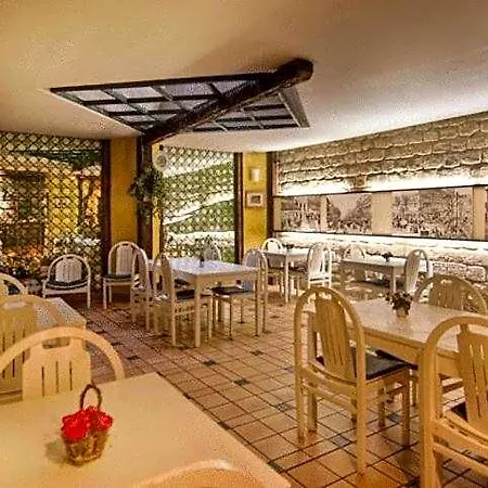 Le Faubourg Opera Otel 2*