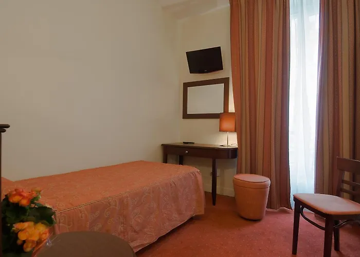 Le Faubourg Opera 2* פריז