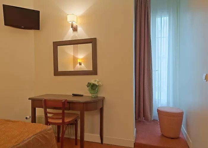 Le Faubourg Opera Paris