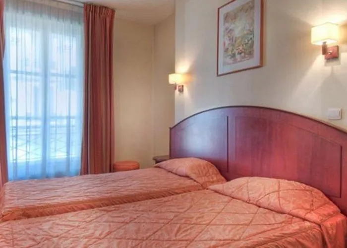 Le Faubourg Opera מלון 2*