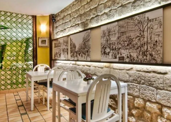 Le Faubourg Opera 2* Párizs