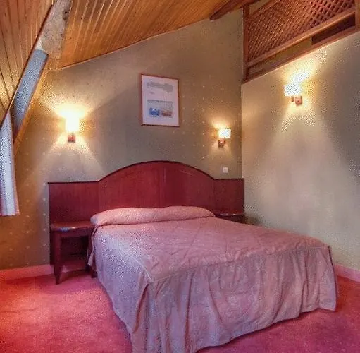 Le Faubourg Opera 2*