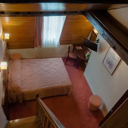 Le Faubourg Opera Hotel