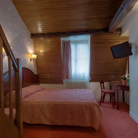 Le Faubourg Opera 2*